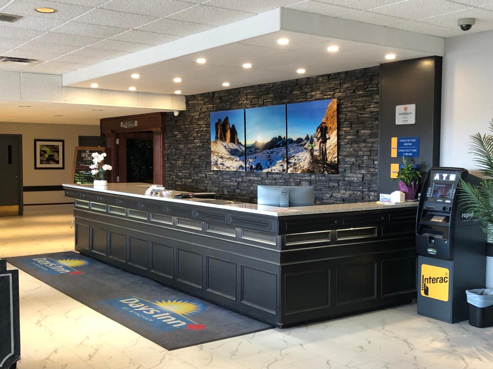 Days Inn & Conference Centre By Wyndham Camrose Norsemen Exterior foto