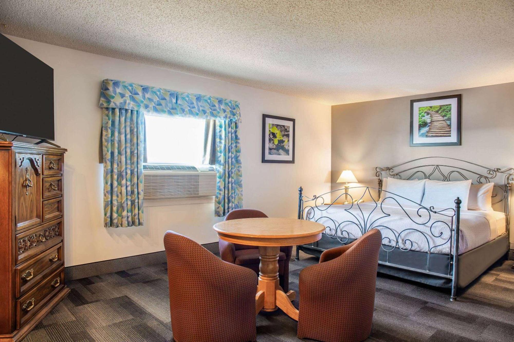 Days Inn & Conference Centre By Wyndham Camrose Norsemen Exterior foto