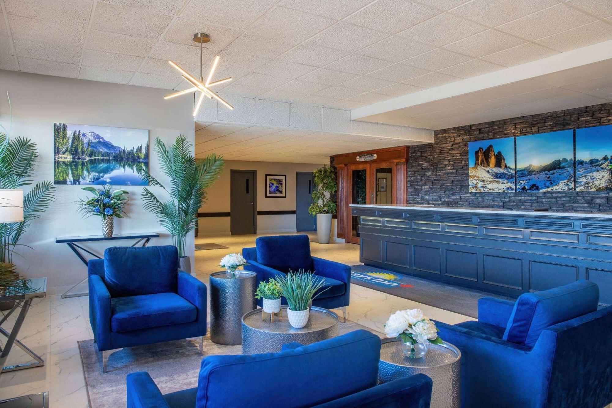 Days Inn & Conference Centre By Wyndham Camrose Norsemen Exterior foto