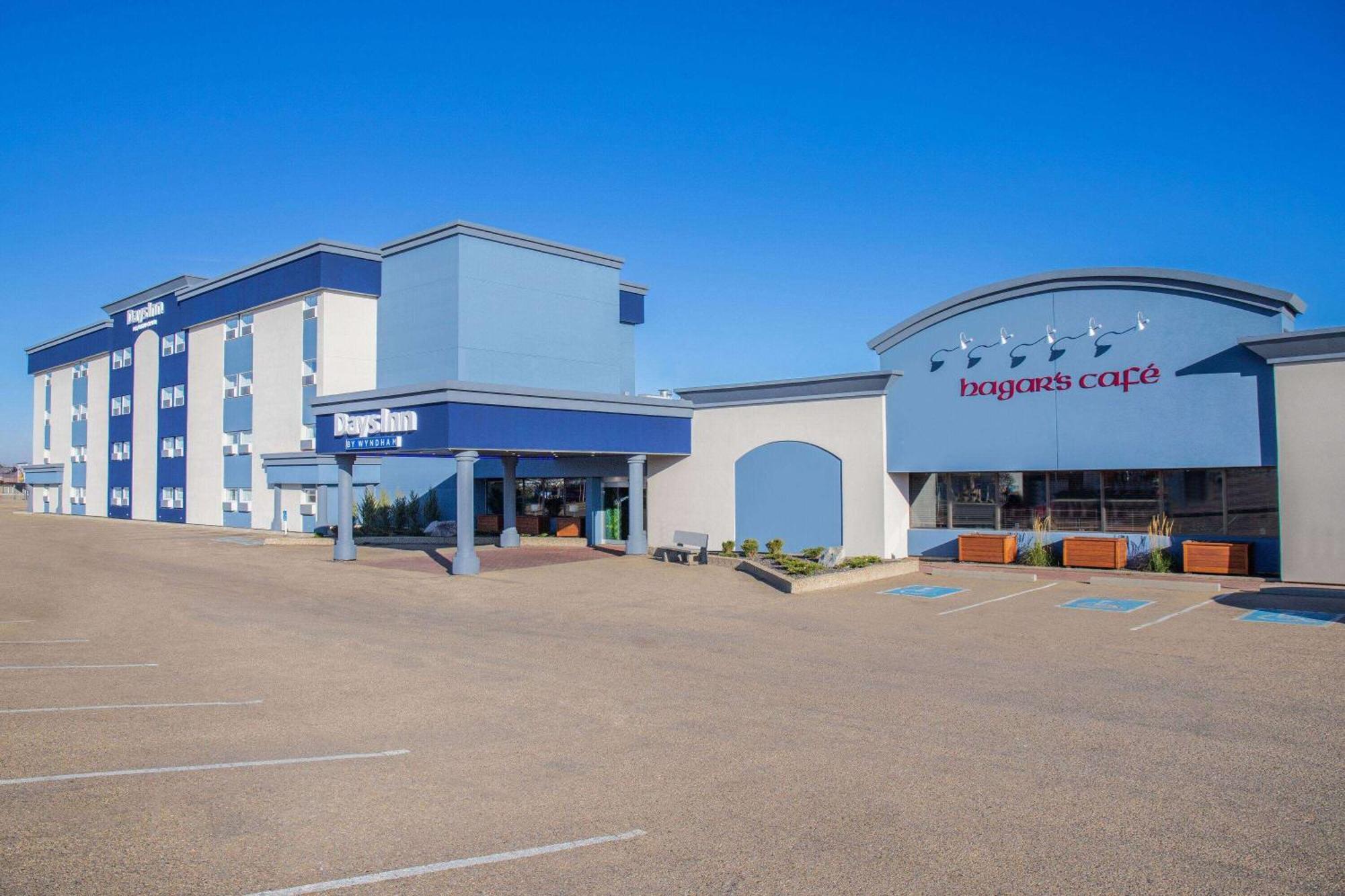Days Inn & Conference Centre By Wyndham Camrose Norsemen Exterior foto
